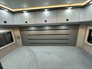Autocaravana de Alta Gama <span class=keywords><strong>IVECO</strong></span> con Transmisión Automática, <span class=keywords><strong>Camper</strong></span> con Camas, Baño, Cocina, Sofá y Aire Acondicionado - Product Image 4