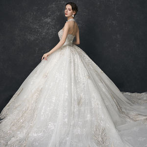 दुल्हन फीता के लिए महिलाओं की शादी की पोशाक, और गर्दन के पट्टियाँ शानदार लंबे पर्दे के साथ पोशाक - Product Image 3