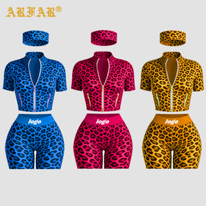 Set Sportivi Personalizzati per <span class=keywords><strong>Donna</strong></span> Due Pezzi Stampa <span class=keywords><strong>Leopardata</strong></span> Rossa con Cerniera Dorata <span class=keywords><strong>Giacca</strong></span> Aderente e Pantaloncini da Ciclista Completo Yoga <span class=keywords><strong>Donna</strong></span> - Product Image 1
