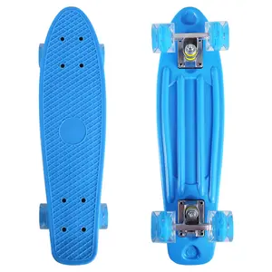 Nhà Máy Giá PP Nhựa Skateboard Trẻ Em Đồ Chơi Scooter Mini Board Skateboard