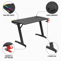 Mesa de Juego Moderna y Resistente con Marco Metálico en Forma de Z, Luces RGB, Portavasos y Superficie de Fibra de Carbono, Escritorio para E-Sports y Carreras