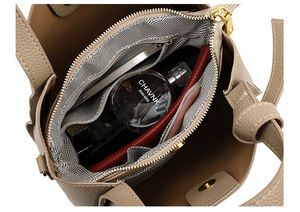 Sacs fourre-tout en cuir PU de haute qualité pour femmes sacs à main de luxe Vintage dames sacs à main grande épaule filles sac à bandoulière Totebag - Product Image 4