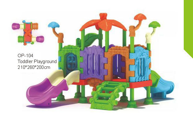 Arbre sur le thème des enfants à l'extérieur playset