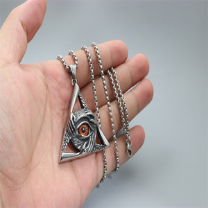 Collier pendentif Sharingan en acier inoxydable, forme pyramide, bijoux de mode unisexe, cadeau - Product Image 2