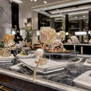 Broche de broche de ramillete grande elegante que combina con todo para mujer de gama alta 2025, broches de moda de cristal de diamantes de imitación bonitos - Product Image 2