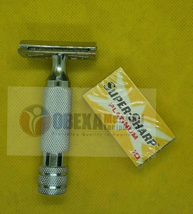Maquinilla de afeitar de seguridad de mango corto de acero inoxidable con estuche de cuero - Product Image 4