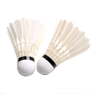 Volants de <span class=keywords><strong>badminton</strong></span> durables de qualité tournoi en plumes de canard ; Pack de 12 pour usage récréatif intérieur/extérieur adulte - Product Image 3