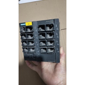 Commutateur Siemens Scalance X116 16 ports 10/100/1000 Mbps Full Duplex Ethernet industriel d'occasion - Product Image 2