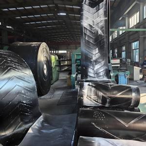 <span class=keywords><strong>600mm</strong></span> genişlik v-şekilli Chevron kauçuk konveyör bant paslanmaz çelik Cleats üretimi ile madencilik uygulaması için zincirli konveyör - Product Image 6