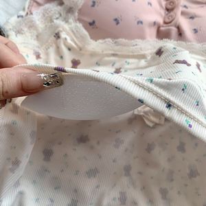 Brandy's BM Style femmes été coton débardeurs nouveau gilet à bretelles en dentelle florale avec bouton haut mince dentelle florale débardeur femmes - Product Image 4