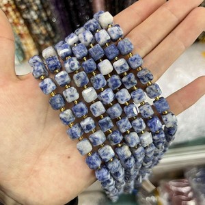 Perles carrées à facettes <span class=keywords><strong>de</strong></span> 8 mm en <span class=keywords><strong>cornaline</strong></span> et sodalite blanche, perles <span class=keywords><strong>de</strong></span> quartz pour la fabrication <span class=keywords><strong>de</strong></span> bijoux, vente en gros - Product Image 6