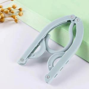 Cintre à vêtements pliable compact antidérapant multifonctionnel, séchoir à linge portable pour la maison et les voyages - Product Image 4