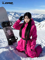 Combinaison de ski une pièce à capuche rose pour femme, nouvelle collection hiver 2026, veste de snowboard chaude et coupe-vent pour l'extérieur