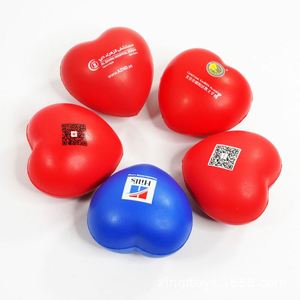Anti-stress en forme de cœur en PU personnalisé avec logo imprimé, pour jouet d'enfant, usage domestique, couleurs assorties - Product Image 3