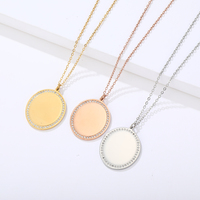 Collier pendentif en acier inoxydable étanche plaqué or 18 carats avec lettre gravée accessoire de mode en cristal poli miroir vierge