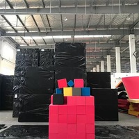 Blocs d'éponge en mousse PU haute résilience en gros pour trampoline, aire de jeux pour enfants, escalade, carrés colorés