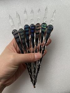 Prix d'usine à bas quantité minimale de commande Stylo en verre à écriture lisse pour les distributeurs du monde entier - Product Image 3