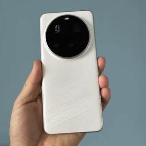 Xiaomi 15 Ultra หน้าจอ AMOLED 6.7 นิ้ว 5G ระบบปฏิบัติการ Android 14 สมาร์ทโฟนพร้อมระบบชาร์จเร็ว 90W และที่ชาร์จในตัว - Product Image 1