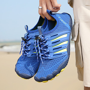 Calzado deportivo al por mayor a bajo precio con parte superior de malla, suela suave, diseño antideslizante, ideal para deportes, actividades al aire libre y uso en la playa. - Product Image 3