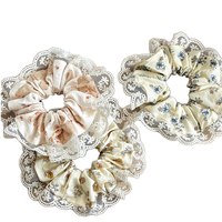 Ikat Rambut Scrunchies Motif Bunga Cantik Manis Gaya Eropa Amerika untuk Wanita dan Anak Perempuan, Aksesoris Rambut Kuncir Kuda untuk Penggunaan Sehari-hari