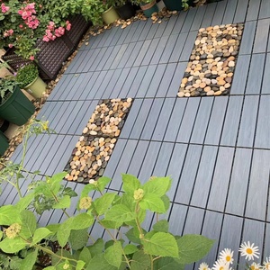 Tuiles à emboîtement pour véranda à installation rapide 300*300*24mm <span class=keywords><strong>Base</strong></span> en plastique Carreaux de terrasse à co-extrusion résistants à la décoloration - Product Image 1