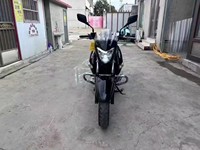 Moto de rue Suzuki GW250cc bicylindre refroidie par eau, boîte de vitesses 6 rapports, vitesse maximale >80 km/h, fournie directement par le fabricant