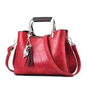 Sac à bandoulière en cuir PU de créateur pour femme, motif étoile, avec pompon, fermeture éclair, style professionnel tendance, vente en gros - Product Image 6