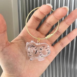 Boîte de rangement pour poils d'animaux Porte-clés décoratif créatif comprenant un bracelet à motif de dessin animé - Product Image 4