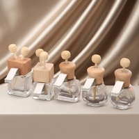 En stock – Bouteille diffuseur de parfum pour voiture en verre mat de 8 ml avec bouchon en bois et clip de ventilation – Ornement parfumé
