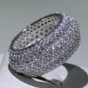 Anello Q204 in Oro Bianco con Diamante Taglio Brillante Rotondo Colore D Naturale, Lussuosa Fede Nuziale da Donna - Product Image 2