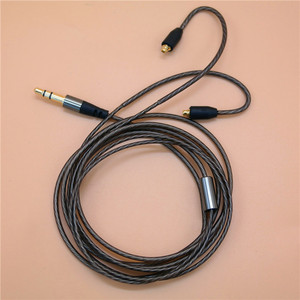 Cable de audio Shure con conector de cobre plateado de 3,5 mm para auriculares y dispositivos MP3 - Product Image 1