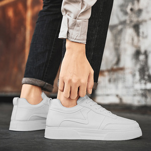Nouvelles Chaussures de Marche Décontractées pour Hommes 2026, Style Coréen Polyvalent, Blanches, à Semelle Épaisse, avec Panneaux en Cuir, Tendance et Légères pour Étudiants - Product Image 1