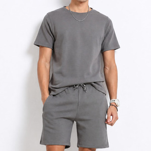 Ensembles de t-shirts et shorts pour hommes en gros pour tenues décontractées d'extérieur, ensembles de shorts d'été pour hommes sur mesure en vente à prix abordable - Product Image 4