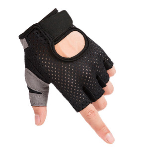 Wholesale Custom Breathable Training Fitness Bodybuilding Gym Weight Lifting Fingerless Gloves for Women - Product Image 5