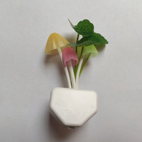 Veilleuse LED Murale Champignon Colorée et Changeante, Lampe Murale Fleurie Mignonne avec Capteur, à Brancher, pour Chambre, Salle de Bain, Cadeau