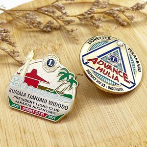 Üretici özelleştirilmiş damgalama aşk broş Metal sert emaye Lions kulübü yaka Pin emaye hatıra amblem rozeti baskı logosu - Product Image 5
