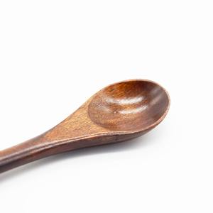 Cuchara de Cocina de Madera de Teca Hecha a Mano de Excelente Calidad, Duradera, Antiadherente, Segura y Multiusos, Disponible para la Venta - Product Image 1