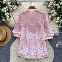 Chemisier d'été décontracté pour femme à manches courtes, broderie florale 3D, col montant, coupe ample, idéal pour le bureau