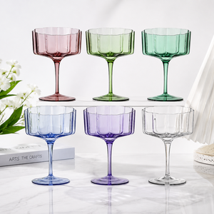 Verres à cocktail Margarita à <span class=keywords><strong>pied</strong></span> en <span class=keywords><strong>verre</strong></span> soufflé à la main, style américain vintage, côtelés et colorés, 290 ml, pour bar, vente en gros - Product Image 1