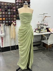OUDINA Abito da <span class=keywords><strong>Sera</strong></span> Lungo Elegante Francese di Alta Qualità con Spalle Scoperte, Arricciature e Stecche, Vestito Aderente da Donna - Product Image 2