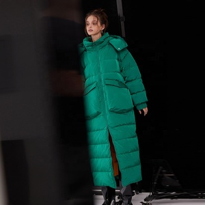 <span class=keywords><strong>Doudoune</strong></span> d'Hiver <span class=keywords><strong>Femme</strong></span> de Haute Qualité - Style Personnalisable en Usine, Logo OEM Personnalisable, Imperméable Coupe <span class=keywords><strong>Longue</strong></span> et Ample - Product Image 5