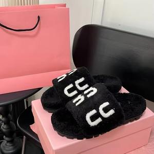 Grandes pantoufles en fourrure de marque de créateur pour femmes 2026 Sandales d'extérieur pour femmes Chaussures de marque Pantoufles en fourrure pour femmes - Product Image 4