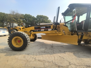 เครื่องเกรดดิน CAT 140H มือสองคุณภาพพรีเมียม เครื่องยนต์ดีเซล ใบมีดตัดปรับระดับได้ สำหรับงานก่อสร้าง - Product Image 5