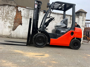 To-yo-ta 3 Ton Diesel Counterbalance <b>Forklift</b>, TOY-O-TA FDZN30 <b>Forklift</b> for Factory & Logistics Cargo Handling - Product Image 4