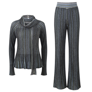 Nuevo Conjunto de Moda Otoño Invierno 2025 para Mujer de Oficina, 2 Piezas: Top de Cuello Alto de Manga Larga, Pantalones Acampanados con Rayas de Pedrería y Bufanda - Product Image 1
