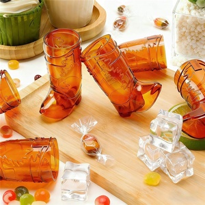 Verres à shot géants, un succès pour les fêtes sur le thème du Far <span class=keywords><strong>West</strong></span>, les fêtes à thème, les baby showers, les mariages, et les fêtes Wild <span class=keywords><strong>West</strong></span>, avec un design en forme de botte de cowboy - Product Image 2