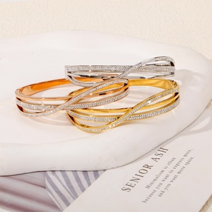 18K Gold Plated 316 Stainless Steel <b>Bracelet</b> New Design Fashionable Waterproof Bangle for Women Trendy Jewelry - Product Image 3