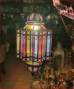 Farol Colgante Marroquí, Portavelas de Vidrio Multicolor, Lámpara de Hierro Hecha a Mano para Decoración del Hogar, Bodas y Navidad - Product Image 6