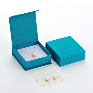 Emballage de boîte cadeau de bijoux écologique fermé magnétique de style livre carré personnalisé avec boîte et sac à bijoux en papier dur - Product Image 2