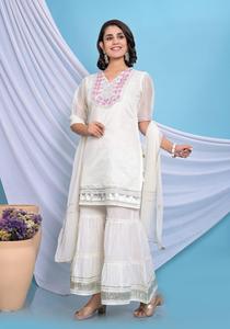 Costume Sharara élégant blanc brodé avec un filet doux Dupatta parfait pour les occasions festives et les sorties élégantes - Product Image 4